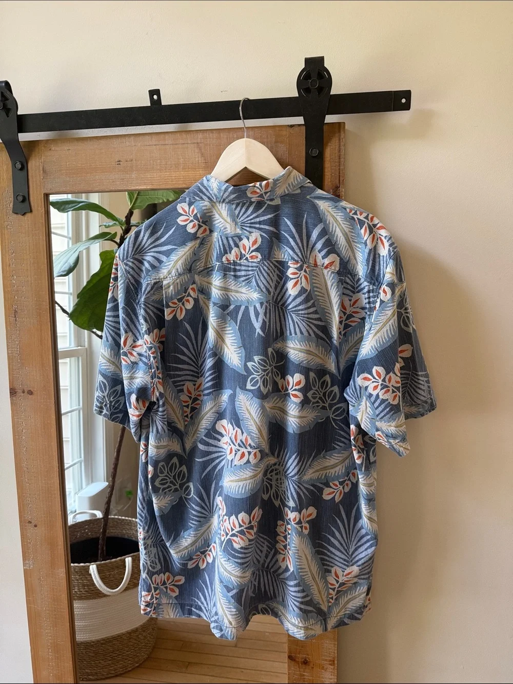 Tommy Bahama Tropical Print Hawaiian Shirt Size L